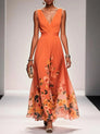 Rose | Robe longue en mousseline à fleurs bleu clair, col en V